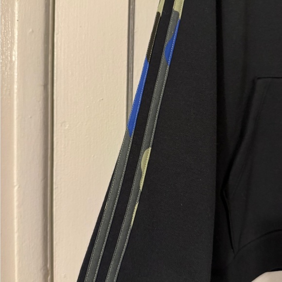 Adidas youth size Large Hoodie NWT - Picture 7 of 7